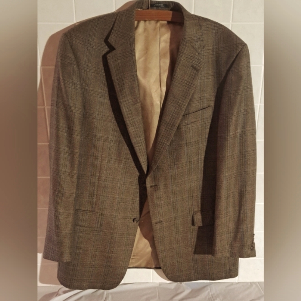 Brown plaid Von Maur Men's Formal Coat, Sport Jacket size 46 Long.